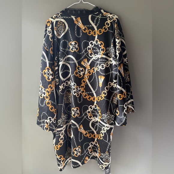 NWT Justin and Taylor Chic Black and Gold Kimono, cover up, light airy cardigan - Picture 7 of 7